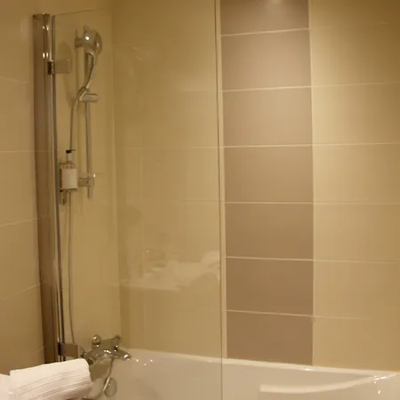Le Concorde Hotel 3*