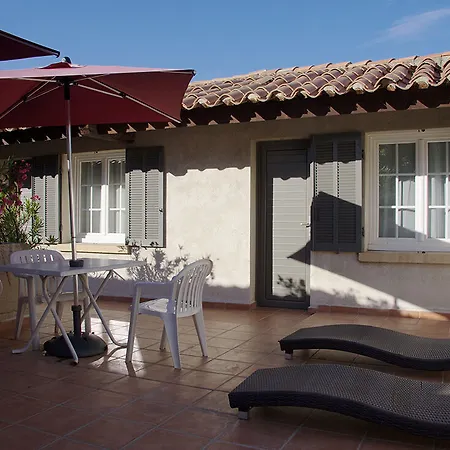 Le Concorde Hotel