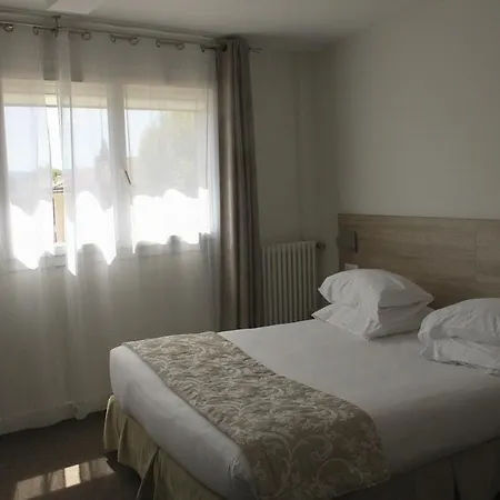 Le Concorde Hotel